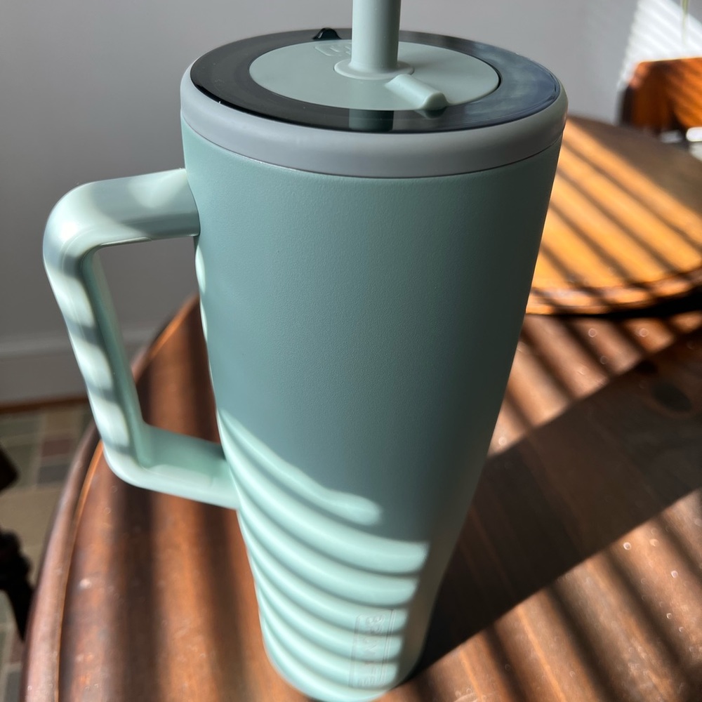 Brumate Eras 40oz tumbler